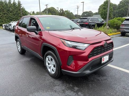 Used 2024 Toyota RAV4 LE AWD/4WD image 8