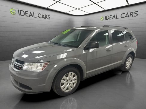 Used 2020 Dodge Journey SE FWD image 1