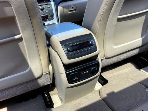 Used 2011 GMC Acadia SLT image 35