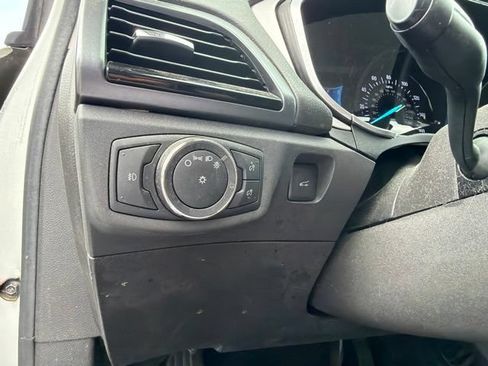 Used 2014 Ford Fusion SE FWD image 17