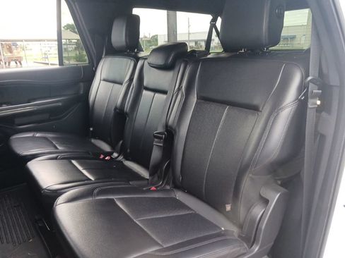 Used 2019 Ford Expedition Max XLT w/ Equipment Group 201A AWD/4WD image 12
