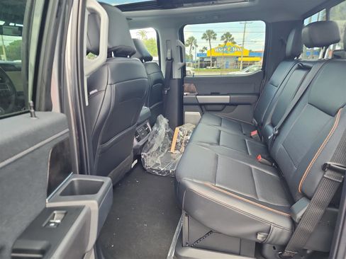 New 2025 Ford F350 Lariat w/ Lariat Ultimate Package image 17