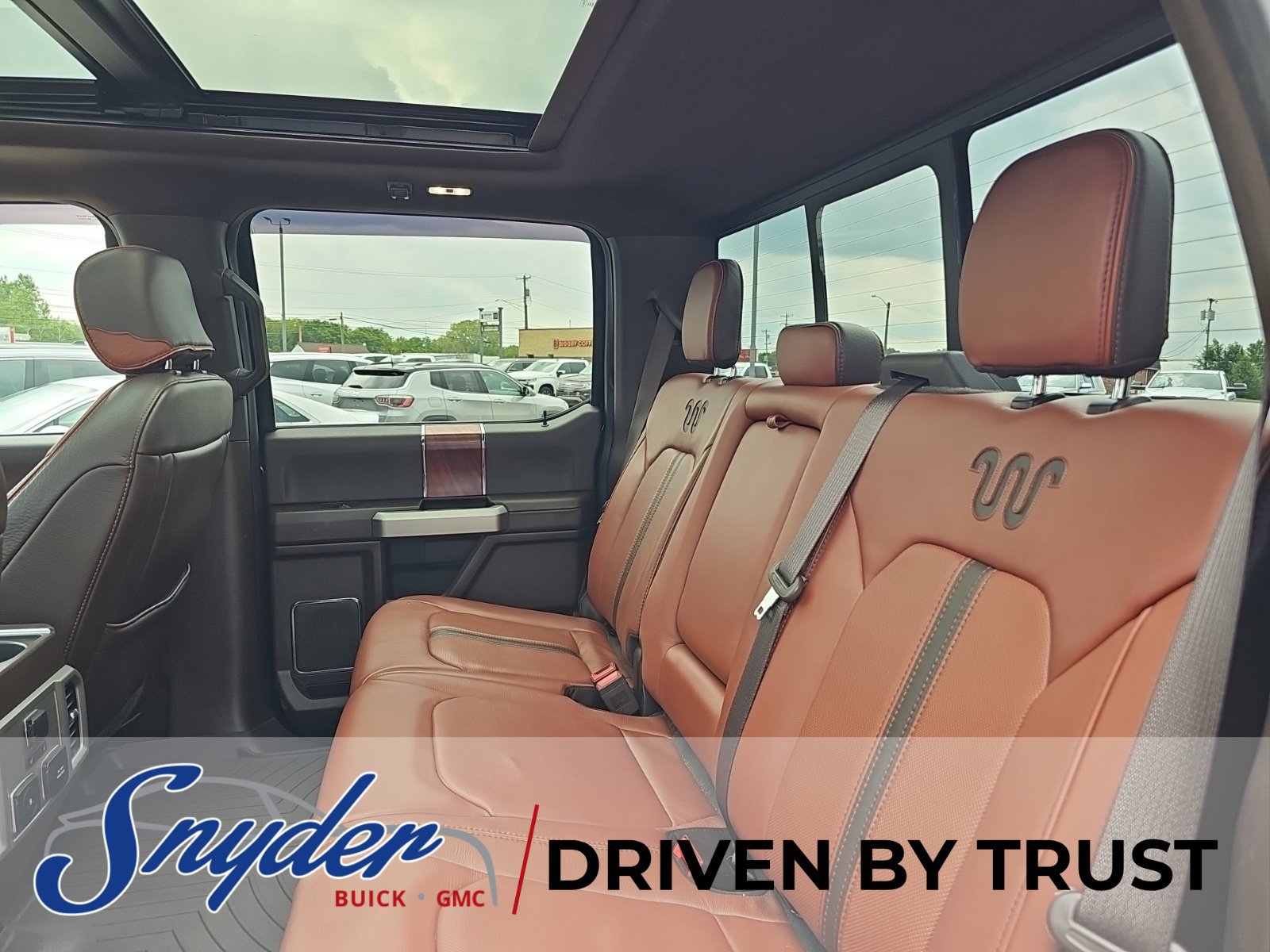 Used 2022 Ford F350 King Ranch w/ King Ranch Ultimate Package AWD/4WD image 24