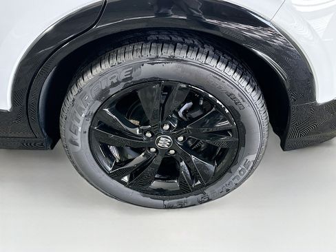 Used 2024 Buick Encore GX Sport Touring image 11