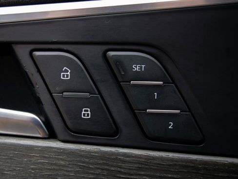 Used 2017 Audi A4 2.0T Ultra Premium w/ Convenience Package image 11