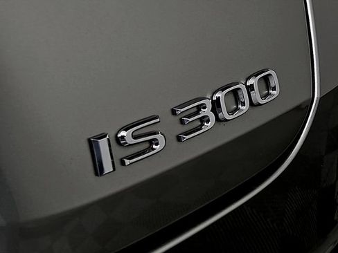 Used 2023 Lexus IS 300 w/ Comfort Package image 32