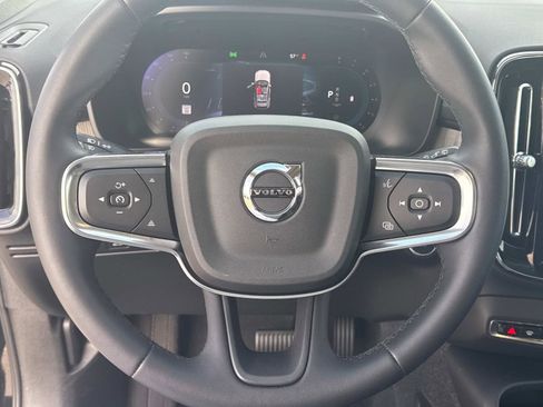 Certified 2024 Volvo XC40 B5 Plus w/ Climate Package image 27