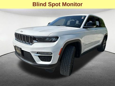 Used 2024 Jeep Grand Cherokee Limited AWD/4WD image 5