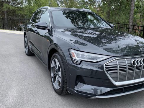 Used 2021 Audi e-tron Prestige w/ Prestige Package AWD/4WD image 10