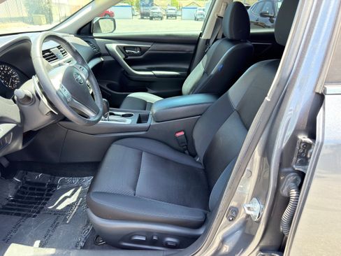 Used 2017 Nissan Altima 2.5 SR w/ Midnight Edition Package FWD image 20