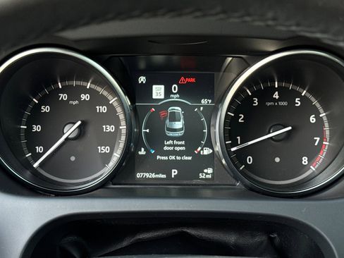 Used 2019 Land Rover Discovery Sport HSE image 23