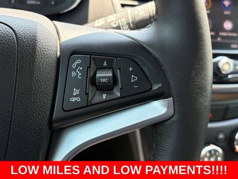 Used 2021 Chevrolet Trax LT w/ LT Convenience Package FWD image 21