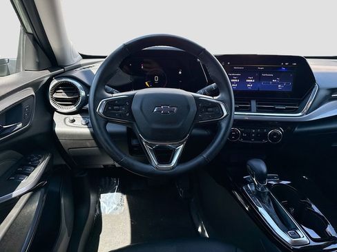 Used 2025 Chevrolet Trax ACTIV w/ Driver Confidence Package image 18