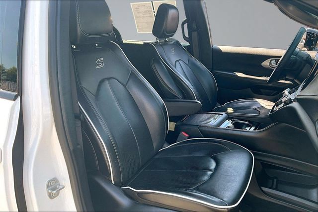 Used 2025 Chrysler Pacifica Limited FWD image 30