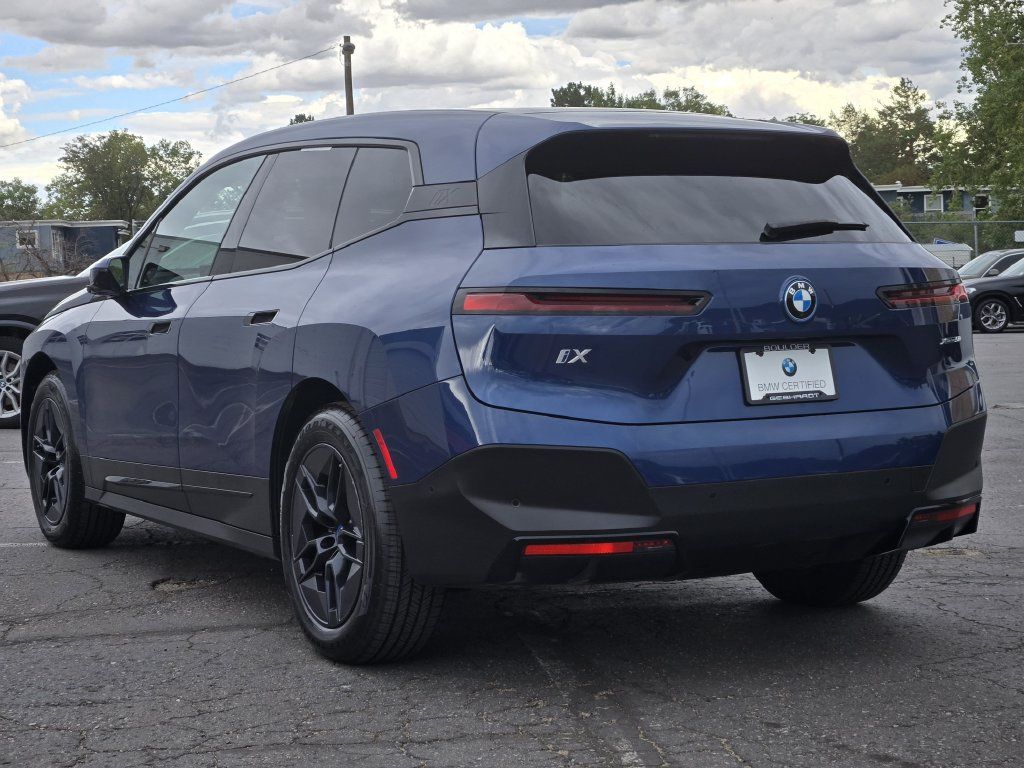 Certified 2024 BMW iX xDrive50 AWD/4WD image 6