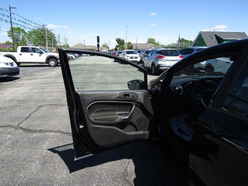 Used 2017 Ford Fiesta SE FWD image 10