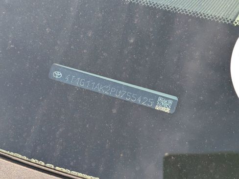 Used 2023 Toyota Camry SE image 6