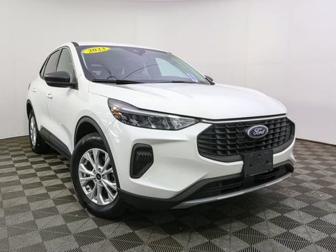 Used 2023 Ford Escape Active AWD/4WD image 3