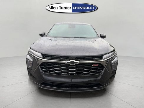 New 2026 Chevrolet Trax RS w/ Driver Confidence Package FWD image 2