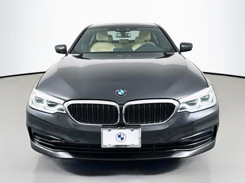 Used 2020 BMW 530i w/ Lighting Package image 2
