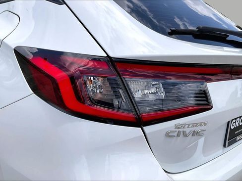 Used 2023 Honda Civic Sport image 27