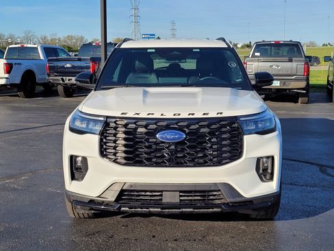 Used 2025 Ford Explorer ST-Line w/ ST-Line Street Pack image 9