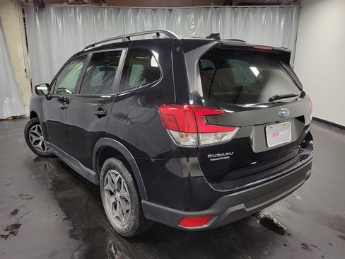 Used 2023 Subaru Forester Premium image 6