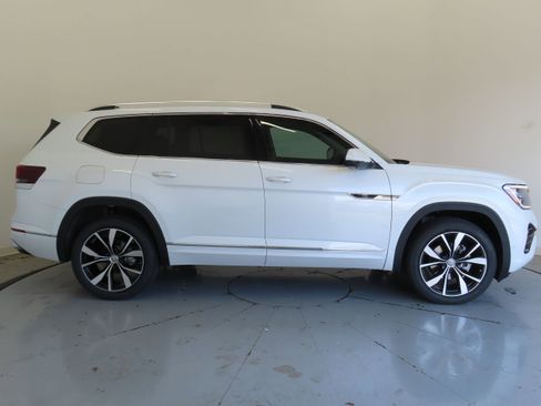 New 2026 Volkswagen Atlas SEL Premium R-Line AWD/4WD image 2