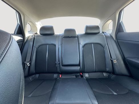 Used 2018 Kia Optima S image 13