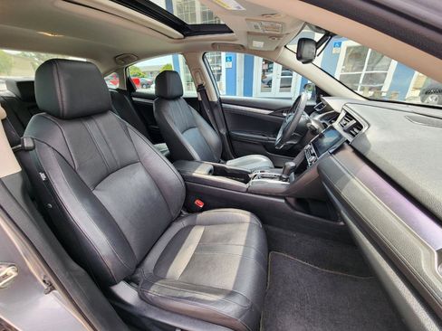 Used 2017 Honda Civic Touring image 26