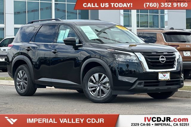Used 2025 Nissan Pathfinder SV AWD/4WD image 1