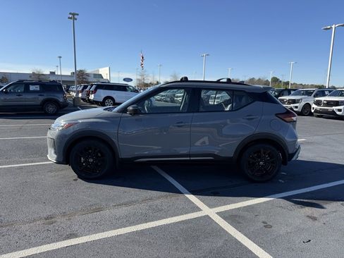 Used 2021 Nissan Kicks SR w/ SR Premium Package image 4