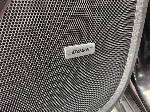 Used 2023 Chevrolet Traverse RS image 16