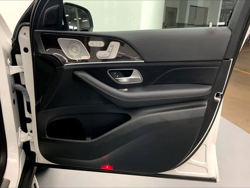 Certified 2023 Mercedes-Benz GLS 450 4MATIC image 9