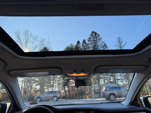 Used 2015 Toyota Corolla S image 18