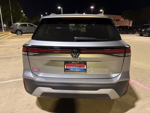 New 2025 Volkswagen Tiguan S FWD image 5