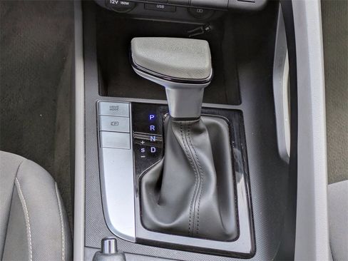 Used 2023 Hyundai Elantra SEL image 16