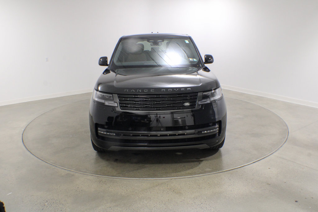 Used 2026 Land Rover Range Rover SE AWD/4WD image 2