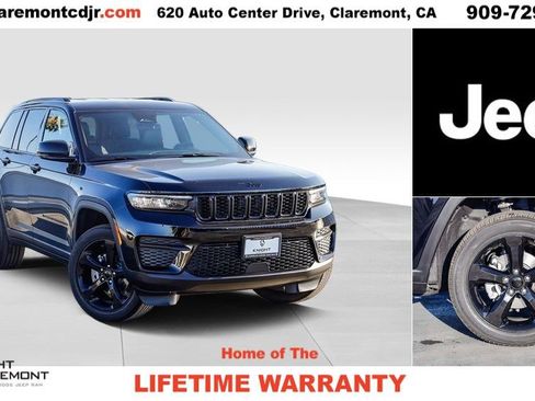 New 2025 Jeep Grand Cherokee Altitude image 1