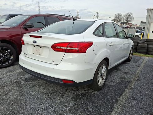 Used 2017 Ford Focus SE image 4