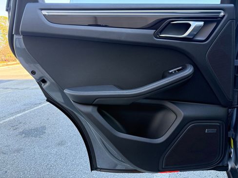 Used 2017 Porsche Macan S image 44