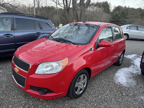 Used 2009 Chevrolet Aveo5 LT w/ Power and Convenience Package image 3