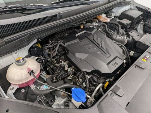 Certified 2022 Kia Carnival LX image 30