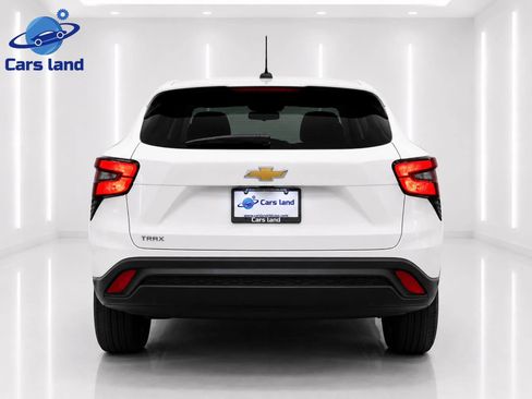 Used 2025 Chevrolet Trax LS FWD image 7