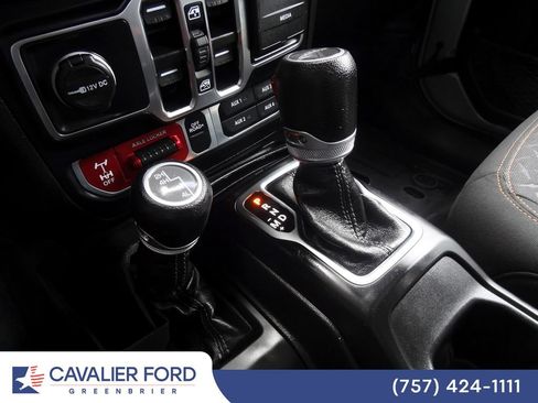 Used 2024 Jeep Gladiator Mojave w/ Technology Group AWD/4WD image 41