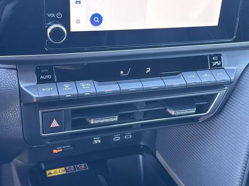 Used 2026 Toyota Camry SE image 29