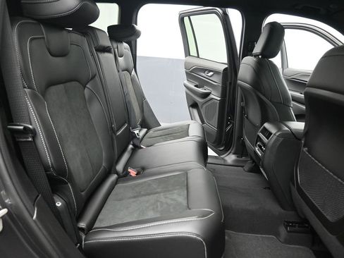 New 2025 Jeep Grand Cherokee Altitude image 24