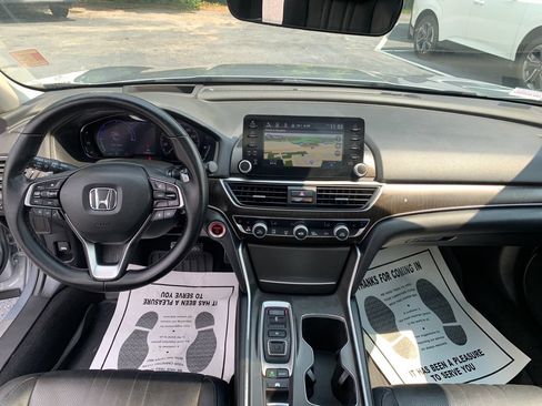 Used 2018 Honda Accord Touring image 20