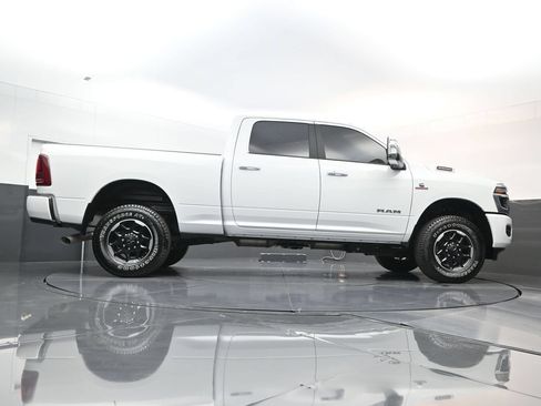 Used 2026 RAM 2500 Laramie AWD/4WD image 25