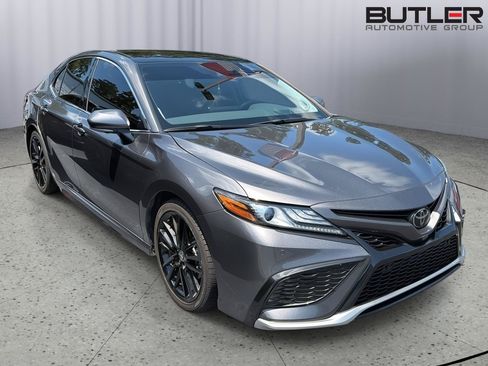 Used 2023 Toyota Camry XSE w/ Navigation Package FWD image 6